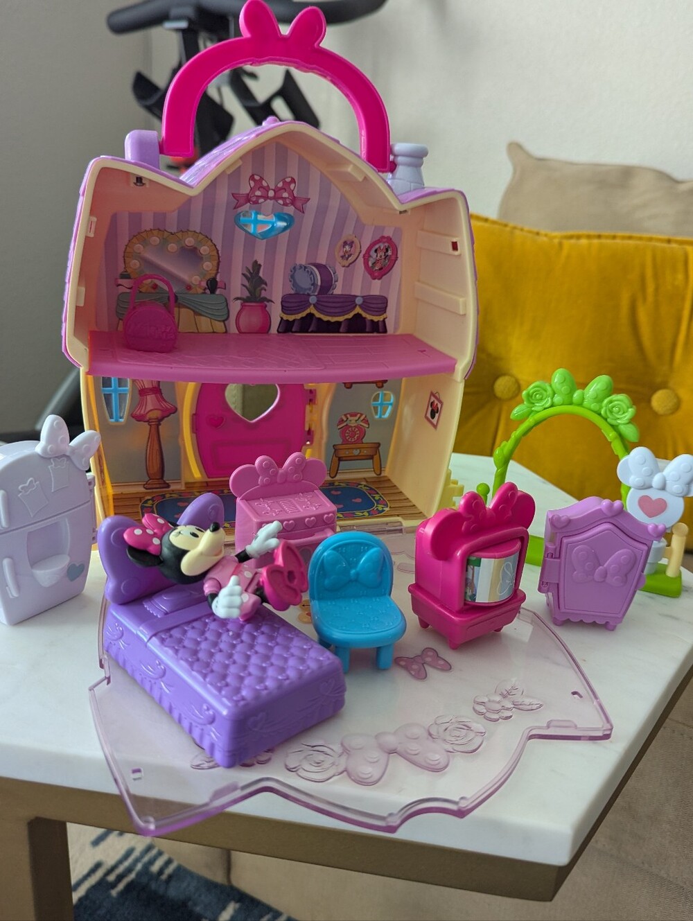 Disney Minnie Mouse Official Clubhouse Dollhouse Playset